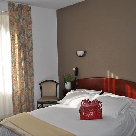 Hotel Le Ty-Lann Saint-Avé Exteriör bild